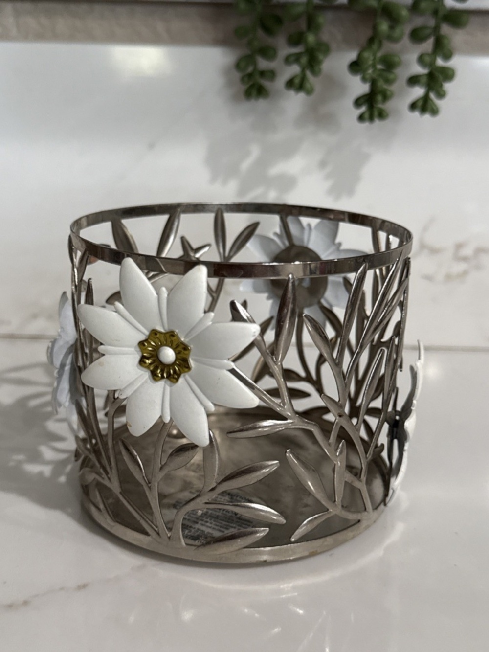 Bath & Body Works 3-Wick White Flower Candle Holder